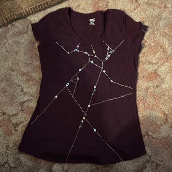 a.n.a Tops - Chic Black Top with Abstract Design